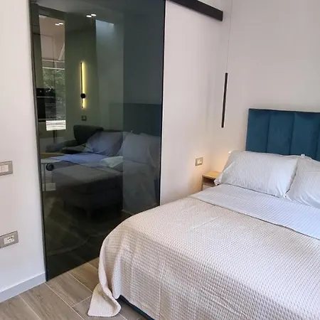 Apartment Deluxe Bllok Tirana