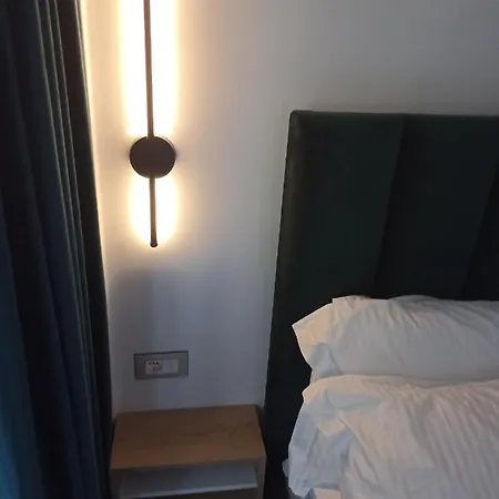 Apartment Deluxe Bllok Tirana
