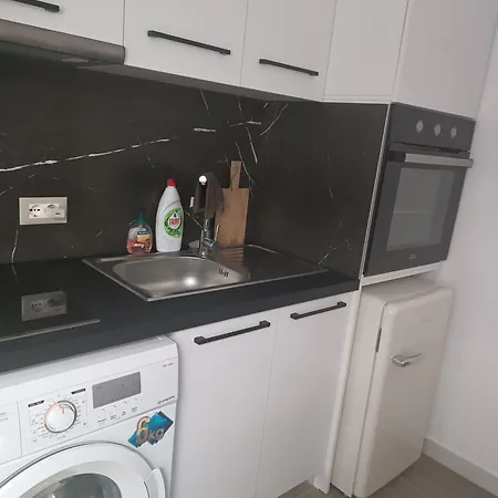 Deluxe Bllok تيرانا