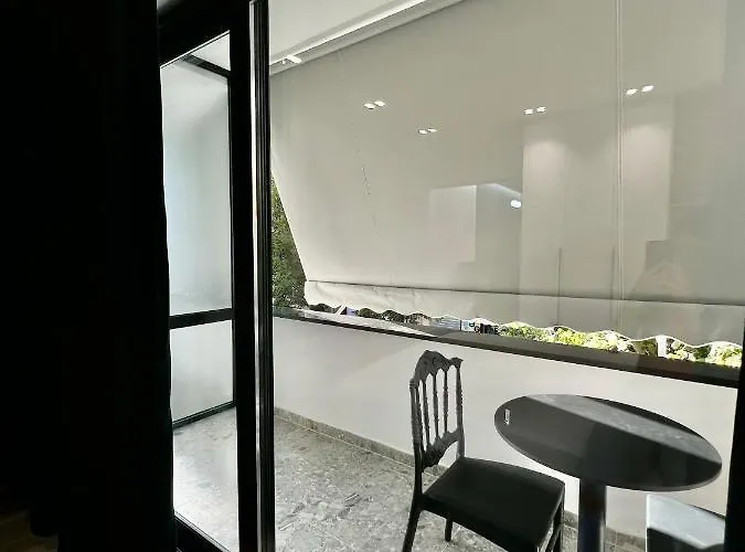 Deluxe Bllok * تيرانا